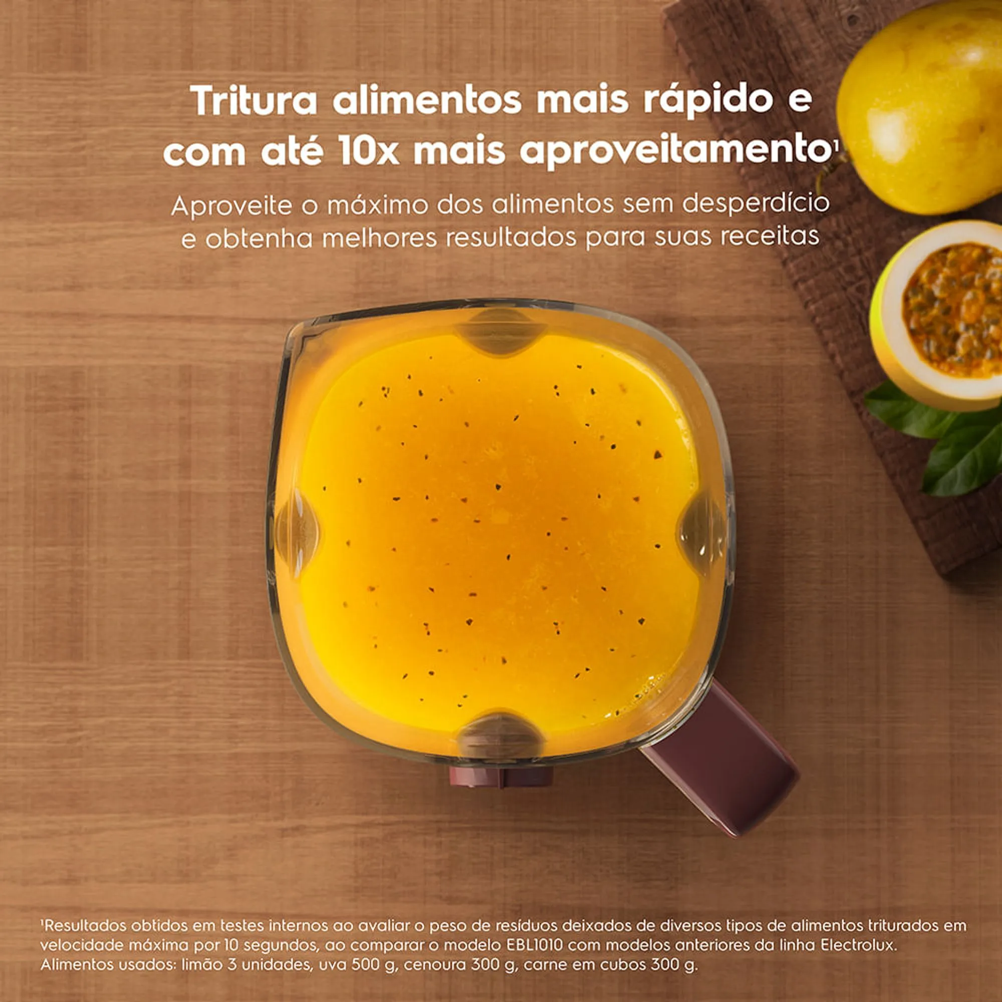 Liquidificador Electrolux 1000W 2.7L Efficient TriForce 5 Velocidades Vermelho (EBL1010)