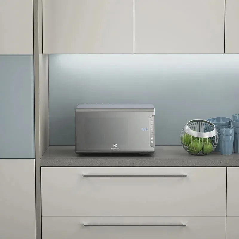 Micro-ondas Electrolux 31L cor Inox Espelhado com Painel Integrado e Função Tira Odor (MI41S)