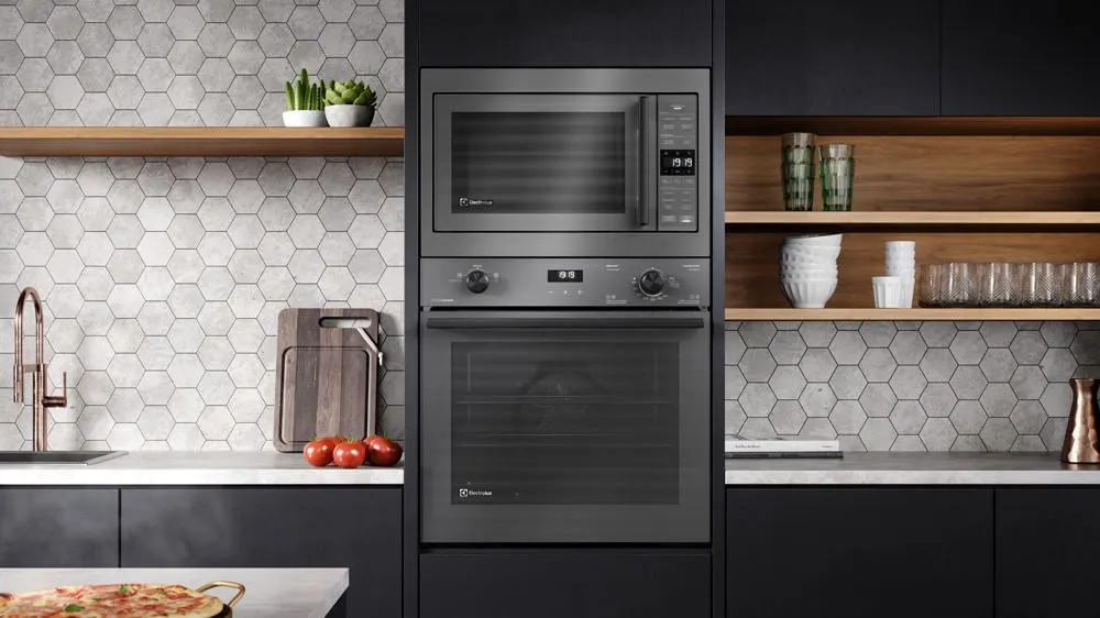 Micro-ondas de Embutir Electrolux 34L cor Inox Experience com Painel Inteligente (ME3BC)