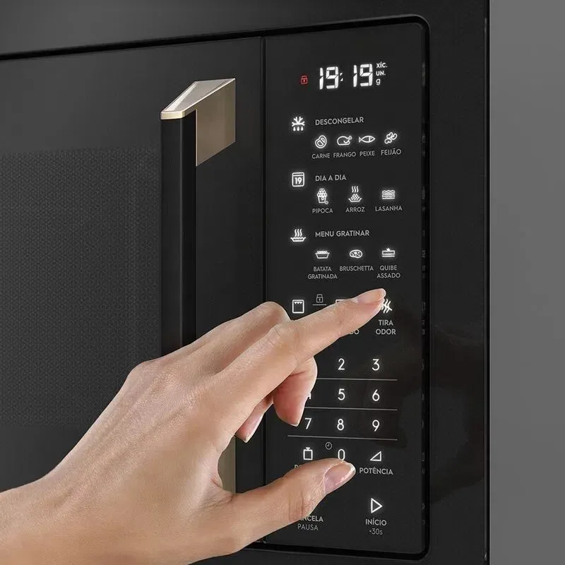 Micro-ondas de Embutir Electrolux 34L Preto com Grill Pro Series (MV43T)