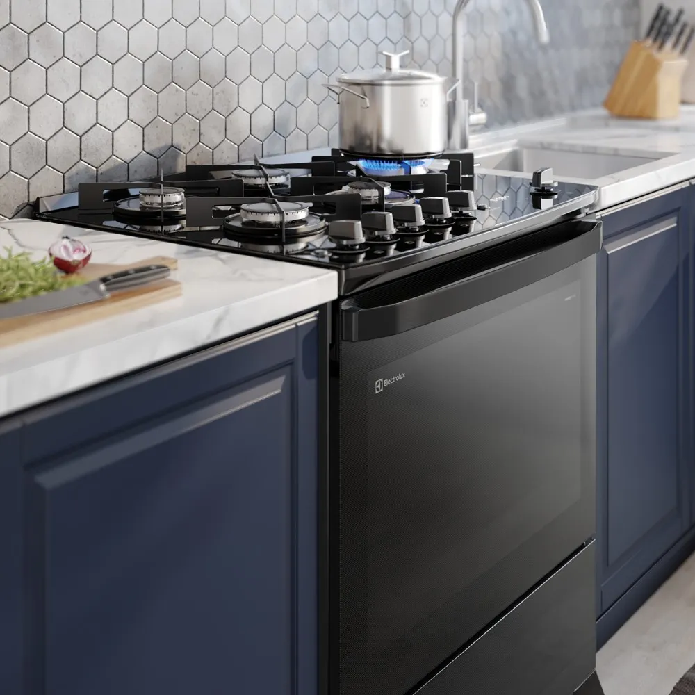 Fogão 5 bocas Electrolux Preto Experience c/ Mesa de Vidro, Grill e PerfectCook360 (FE5CP)