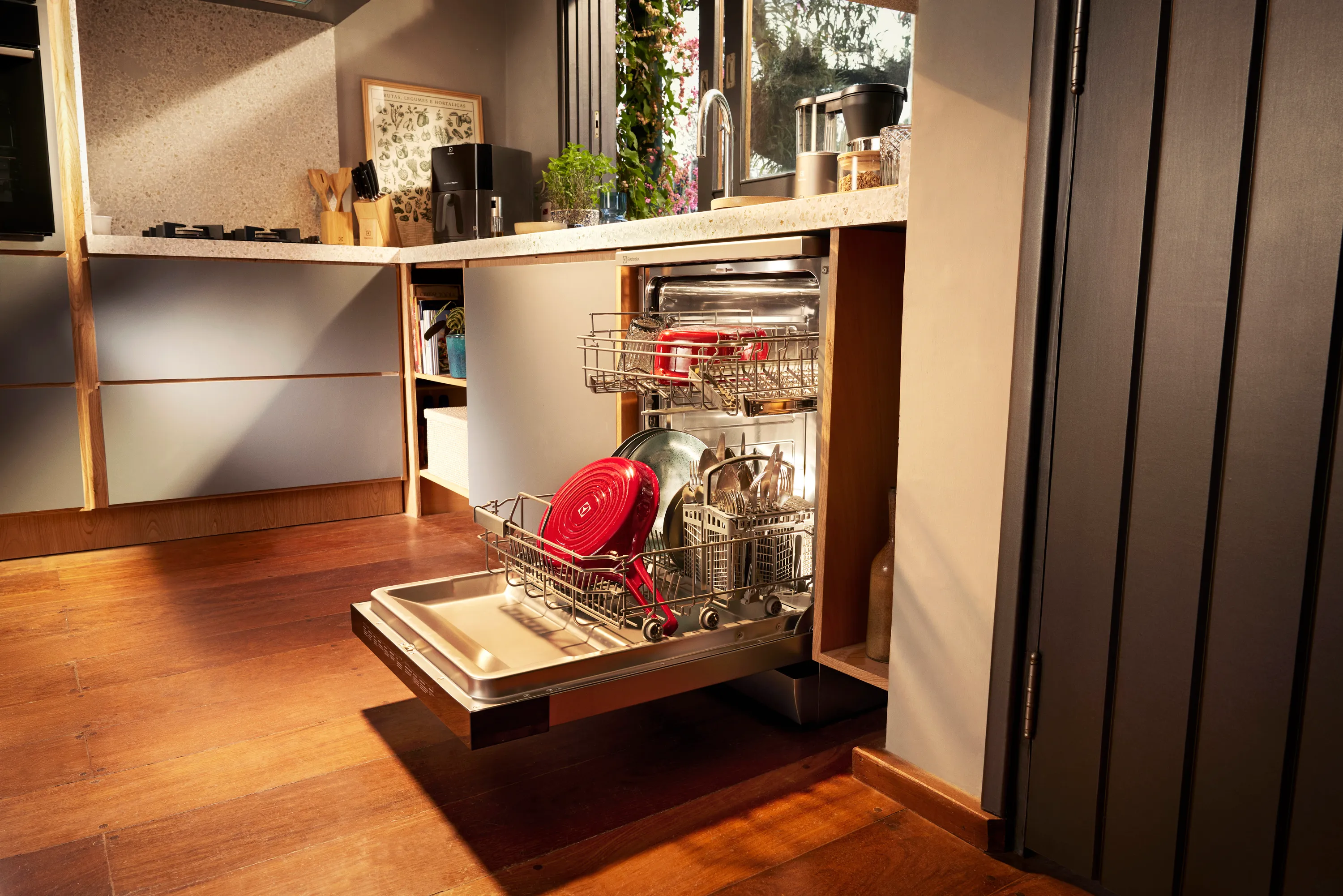 Lava-Louça Electrolux 14 Serviços Inox com Programa Lava & Seca 50 min (LS14E)