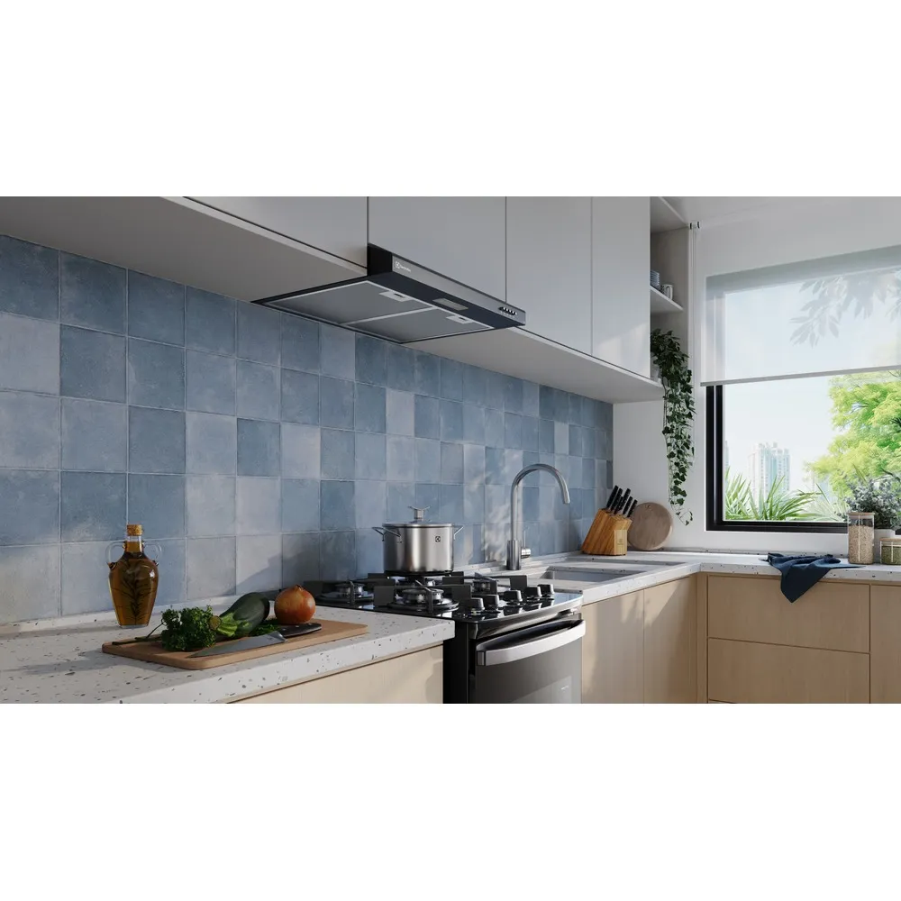 Depurador de Ar Electrolux 60cm Preto Alto Poder de Sucção, Luz LED e Filtragem Dupla (DE6SB)