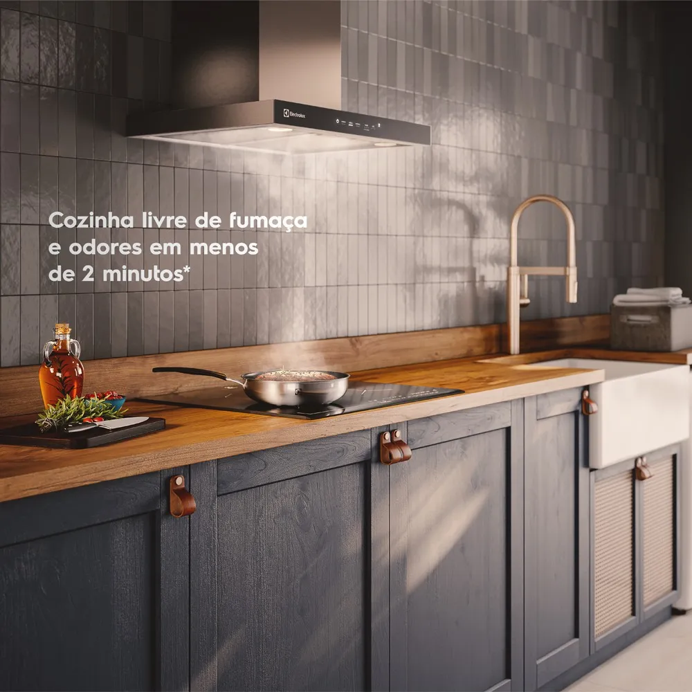 Coifa de Parede Electrolux 60cm Inox Experience com Inteligência Artificial e Alto Poder Sucção (CE6TF)