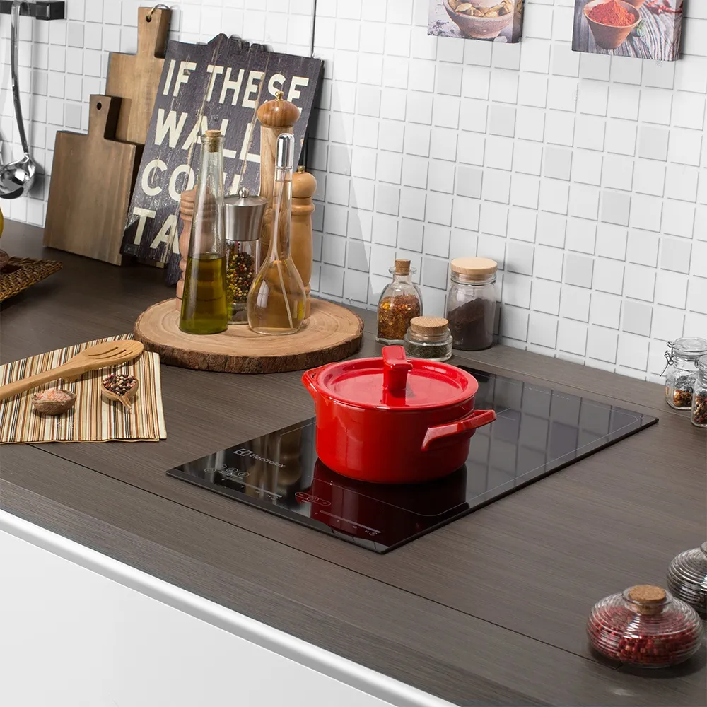 Cooktop 2 Bocas de Indução Electrolux com Unicook e Painel Touch (IC30)