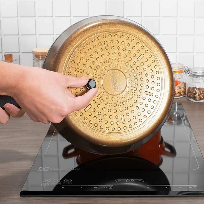 Cooktop 2 Bocas de Indução Electrolux com Unicook e Painel Touch (IC30)