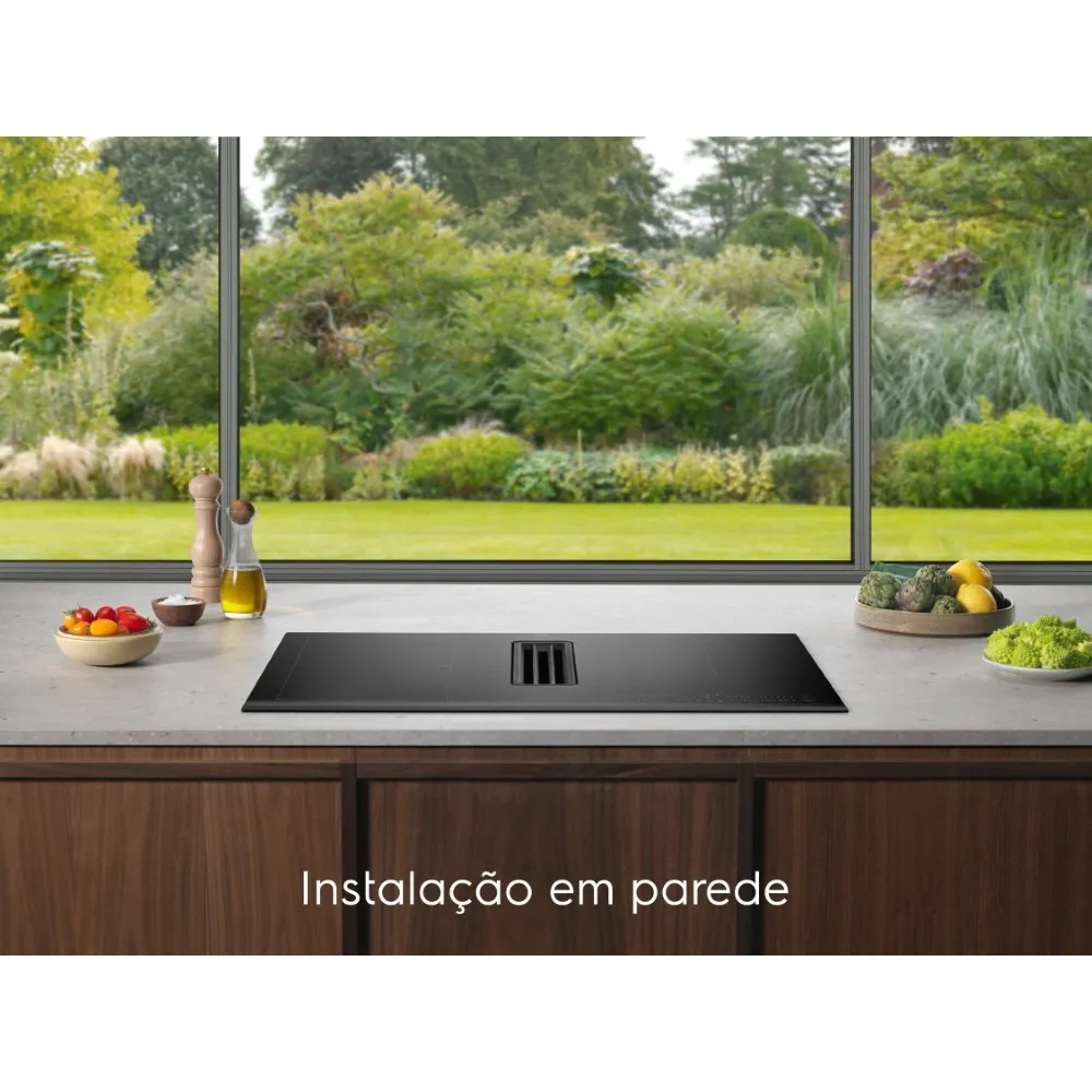 Cooktop de Indução 2 em 1 com Coifa Integrada Electrolux Expert (IE8CH)