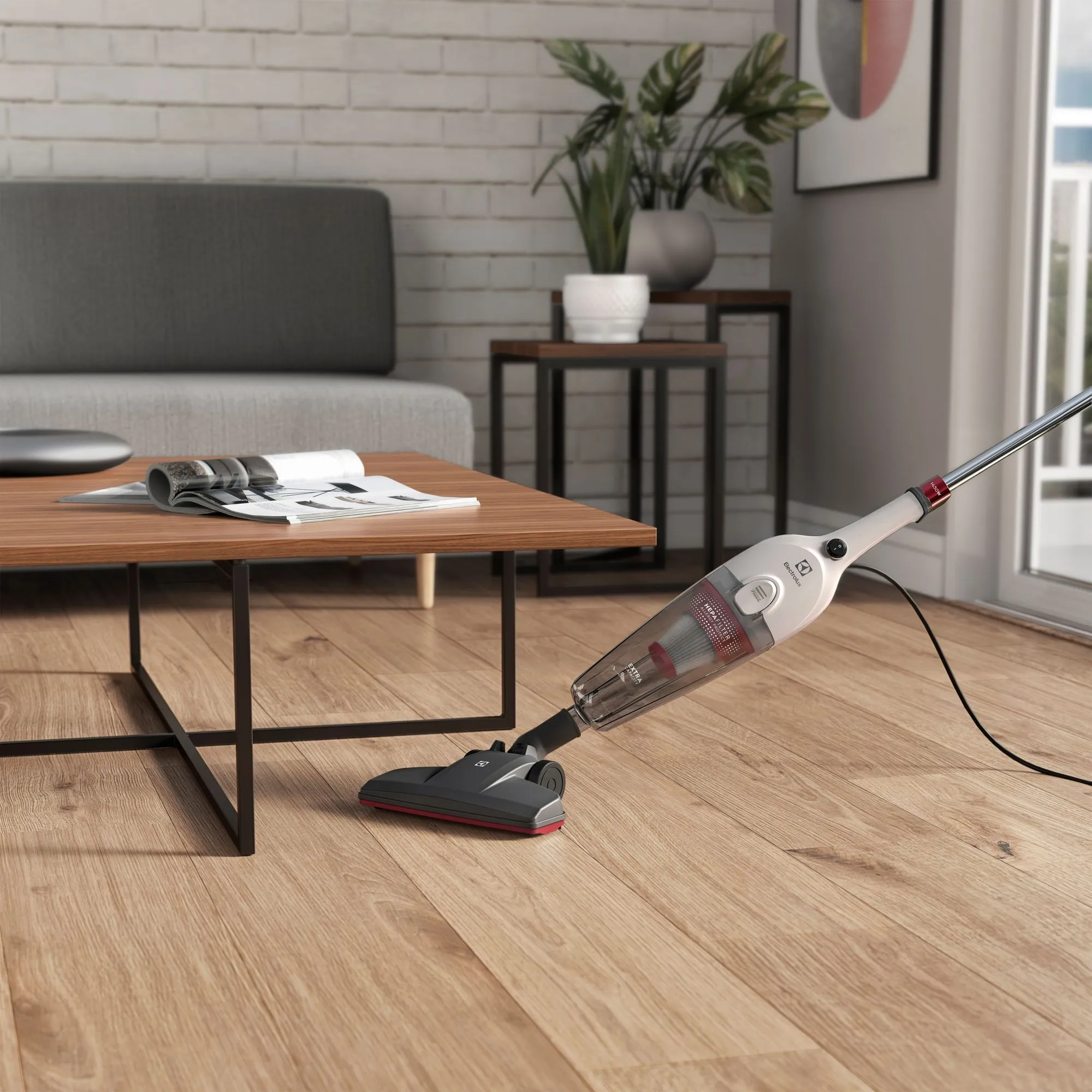 Aspirador de Pó Vertical com Fio Electrolux 1450W 2 em 1 Filtro HEPA Branco (STK14B)