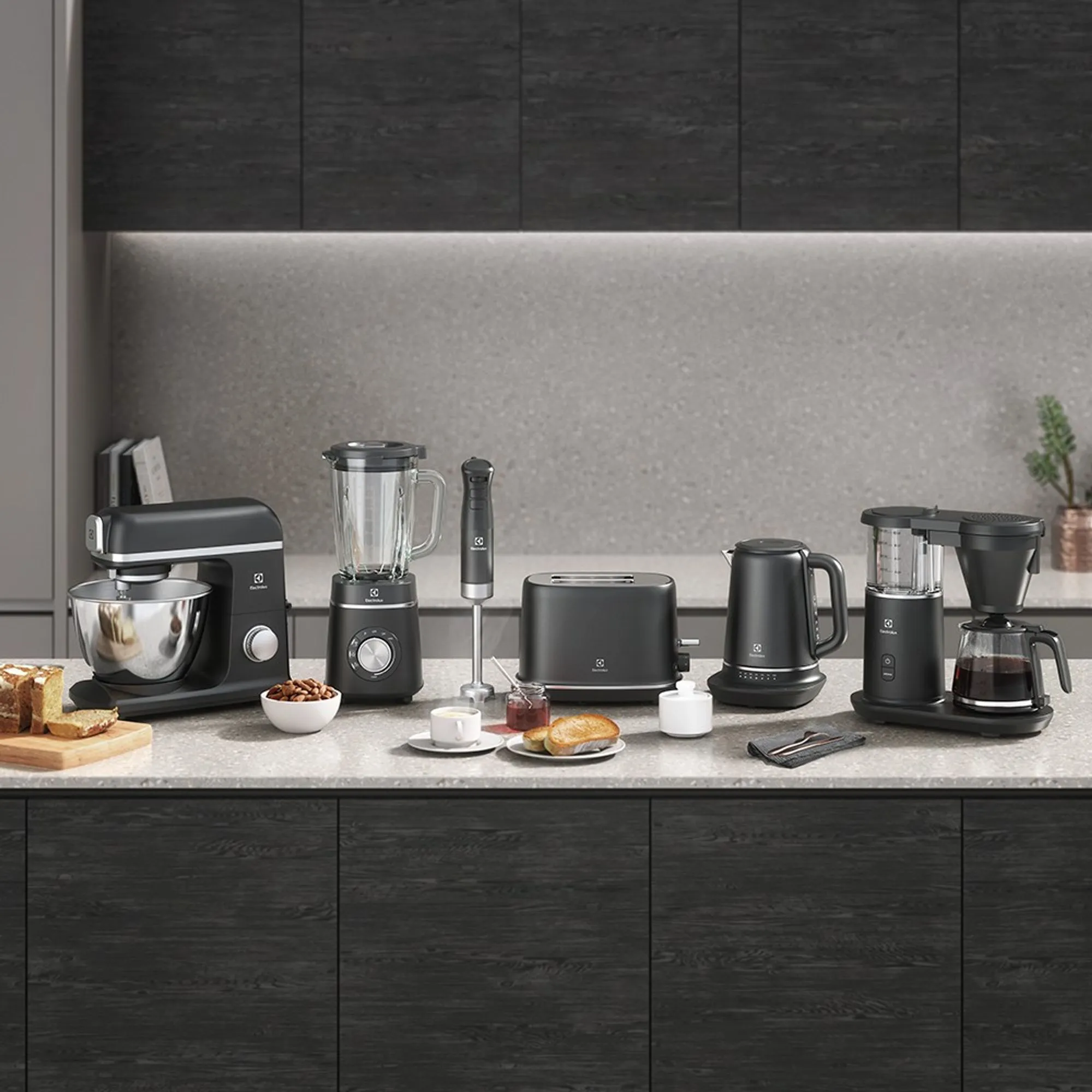 Liquidificador Electrolux 1200w 1,75L Expert com Copo de Vidro e Tecnologia TruFlow Power System Preto (BLP70)
