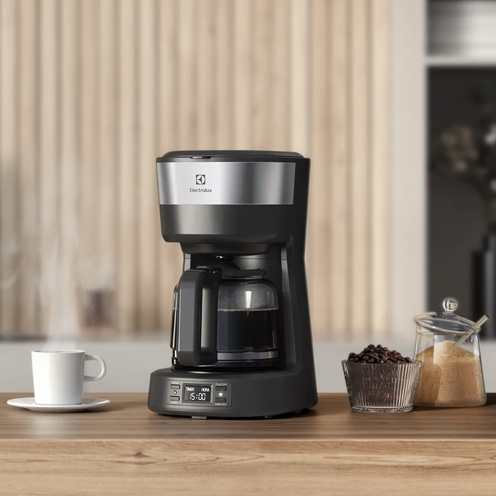 Cafeteira Elétrica Electrolux 30 Xícaras Experience Programável com Timer Cor Inox Preta (ECM25)