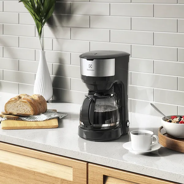 Cafeteira Elétrica Electrolux 30 Xícaras Efficient Função Manter Aquecido Cor Inox Preta (ECM20)