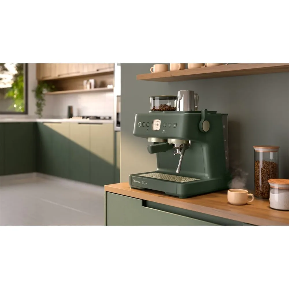Cafeteira Espresso Electrolux Verde Moedor Integrado Linha 100 anos Celebre Rituais (ECM95)