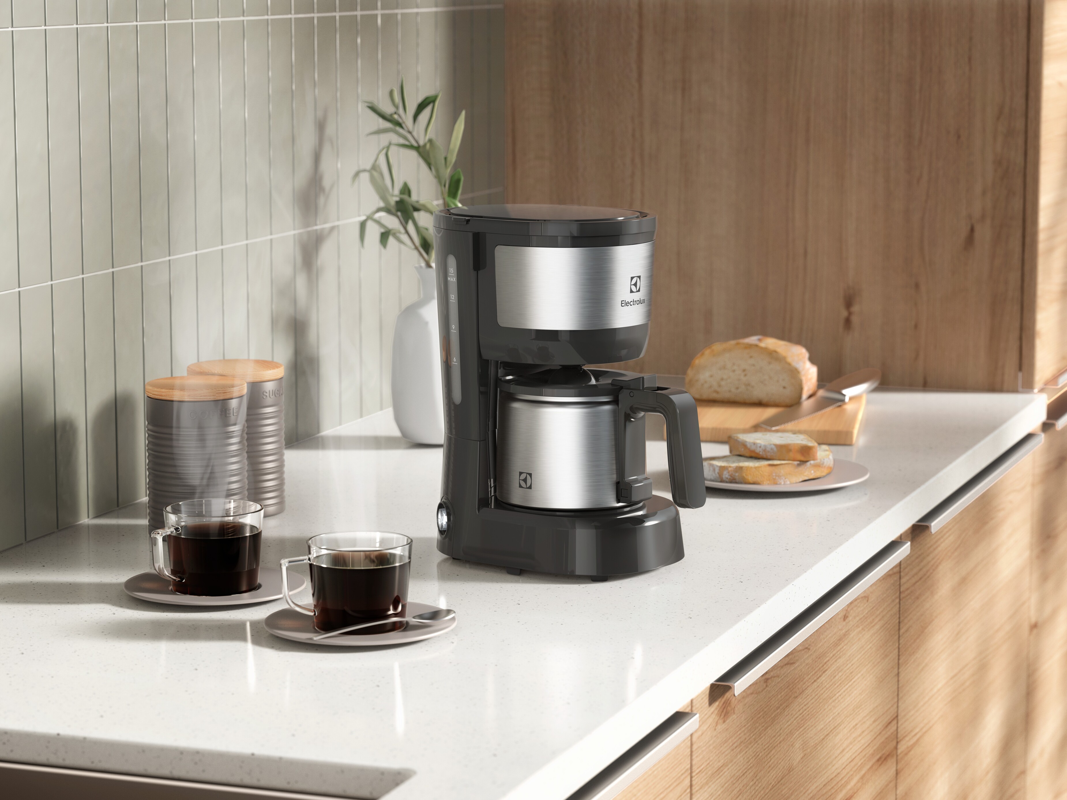 Cafeteira Elétrica Electrolux 30 Xícaras Efficient com Jarra Inox (ECM22)