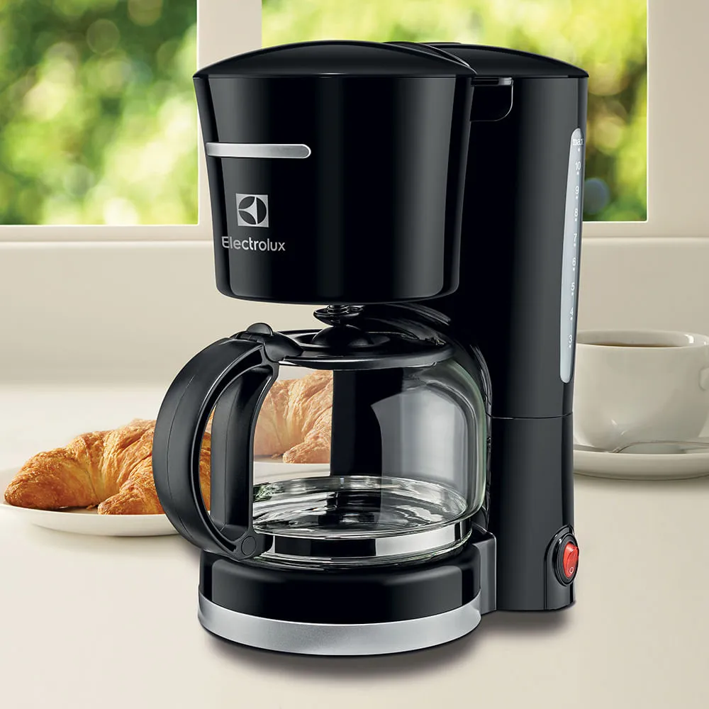 Cafeteira Elétrica Electrolux 25 Xicaras Easyline com Sistema Corta Pingos Preta (CMB21)