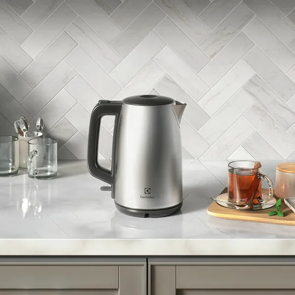 Chaleira Elétrica Electrolux 1,7L Experience com Desligamento Automático (EEK25)