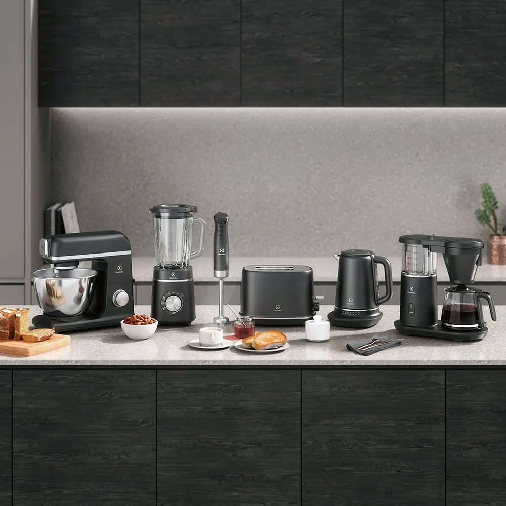 Chaleira Elétrica Electrolux 1,7L Inox Preta Expert com Tecnologia PerfectSense (EKP70)