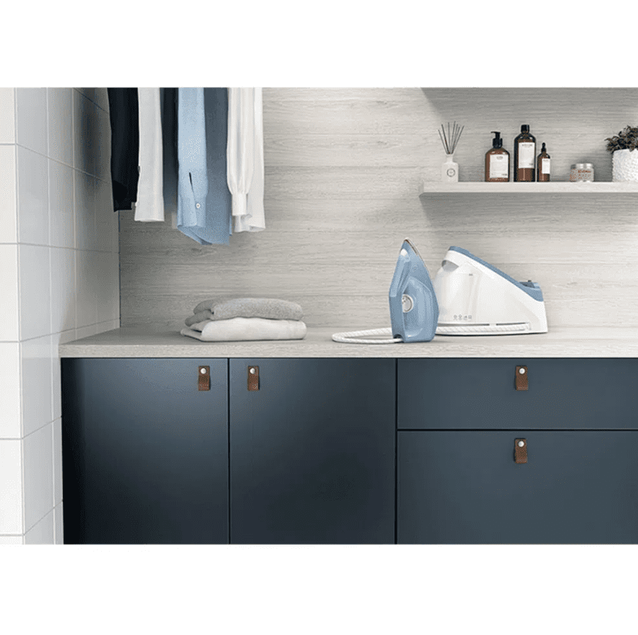 Ferro de Passar Roupa Electrolux com Estação à Vapor 2 em 1 com 1,2L de Capacidade (E7SS1-4DBL)