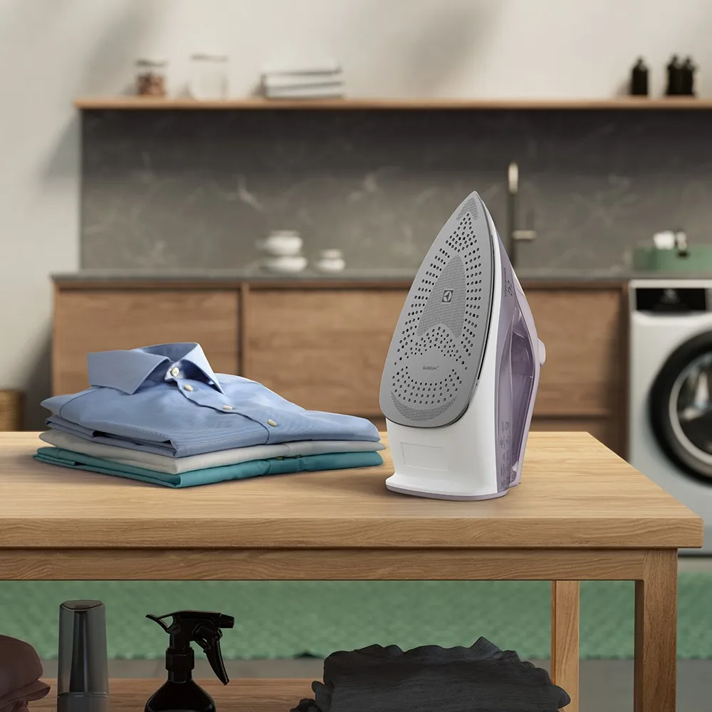 Ferro de Passar a Vapor e a Seco Electrolux Lavanda Experience com PowerVapour (ESI50)