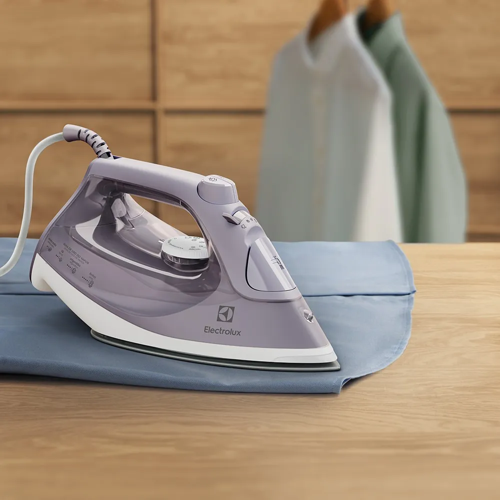 Ferro de Passar a Vapor e a Seco Electrolux Lavanda Experience com PowerVapour (ESI50)