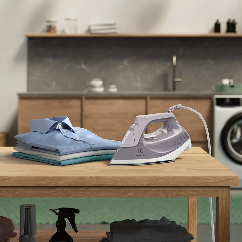 Ferro de Passar a Vapor e a Seco Electrolux Lavanda Experience com PowerVapour (ESI50)