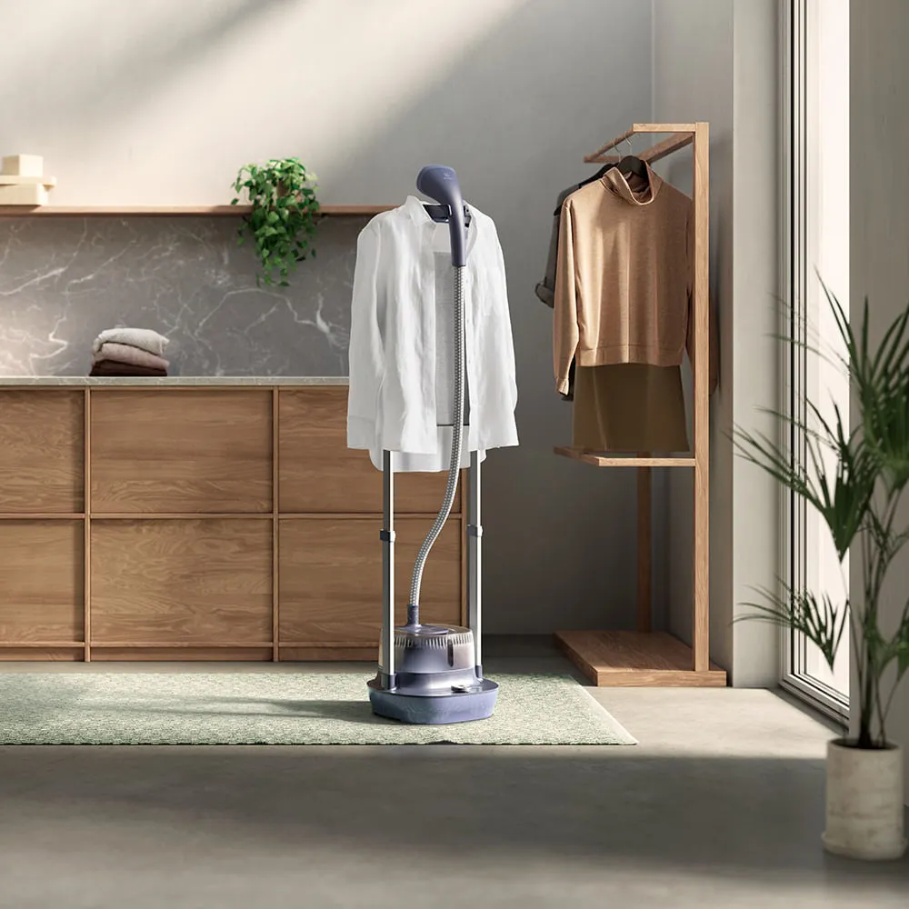 Vaporizador Higienizador de Roupas Electrolux Expert com Tábua de Passar Regulável (EGS20)