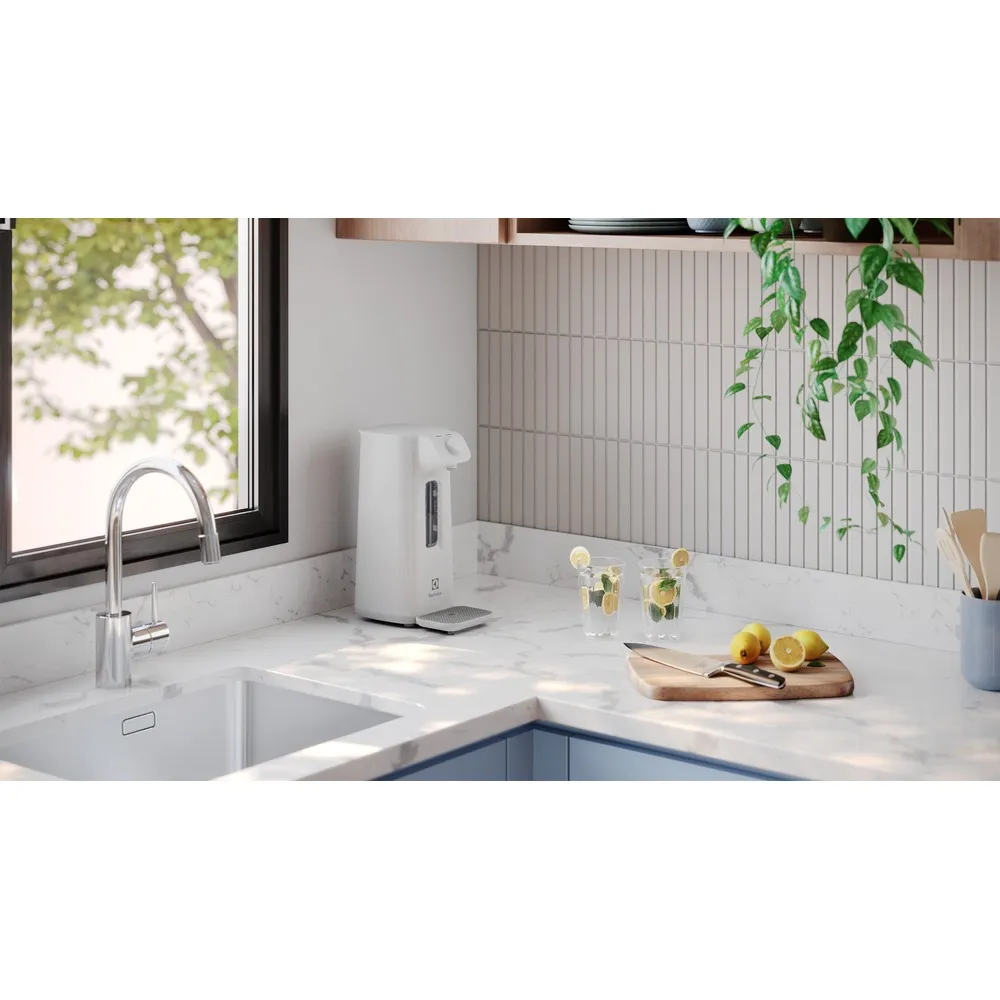Purificador de Água Electrolux Efficient Compacto Água Natural com Tecnologia Acqua Pure (PN10B)