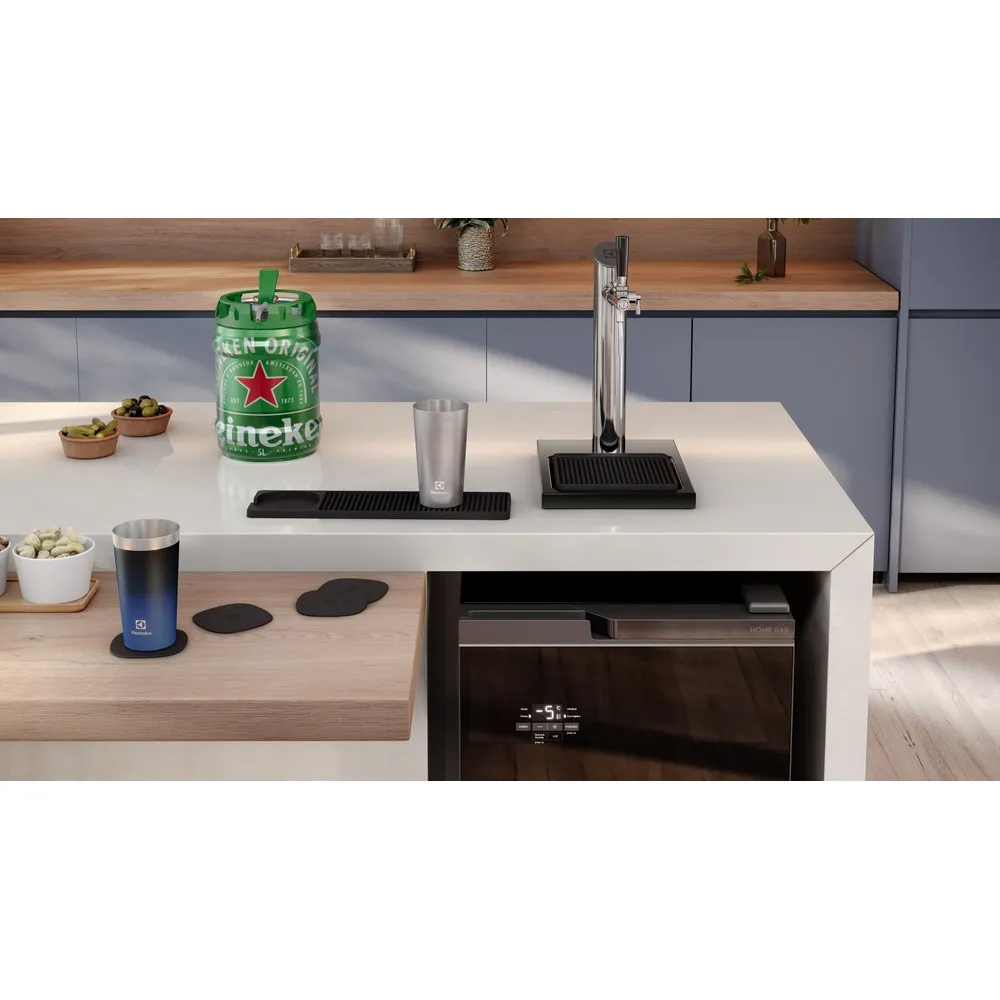 Cervejeira Home Bar Electrolux Frost Free 100L com Torre de Chopp e Porta de Vidro Preta (EB10C)