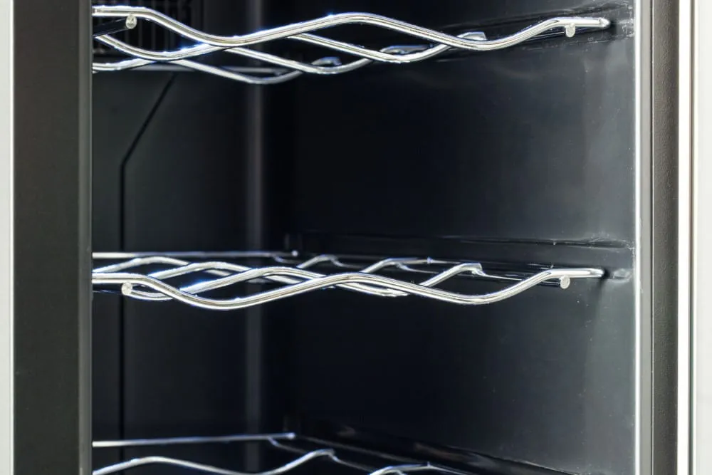 Adega de Vinho Climatizada Electrolux 8 garrafas Uma Porta Acabamento em Alumínio (ACB08)