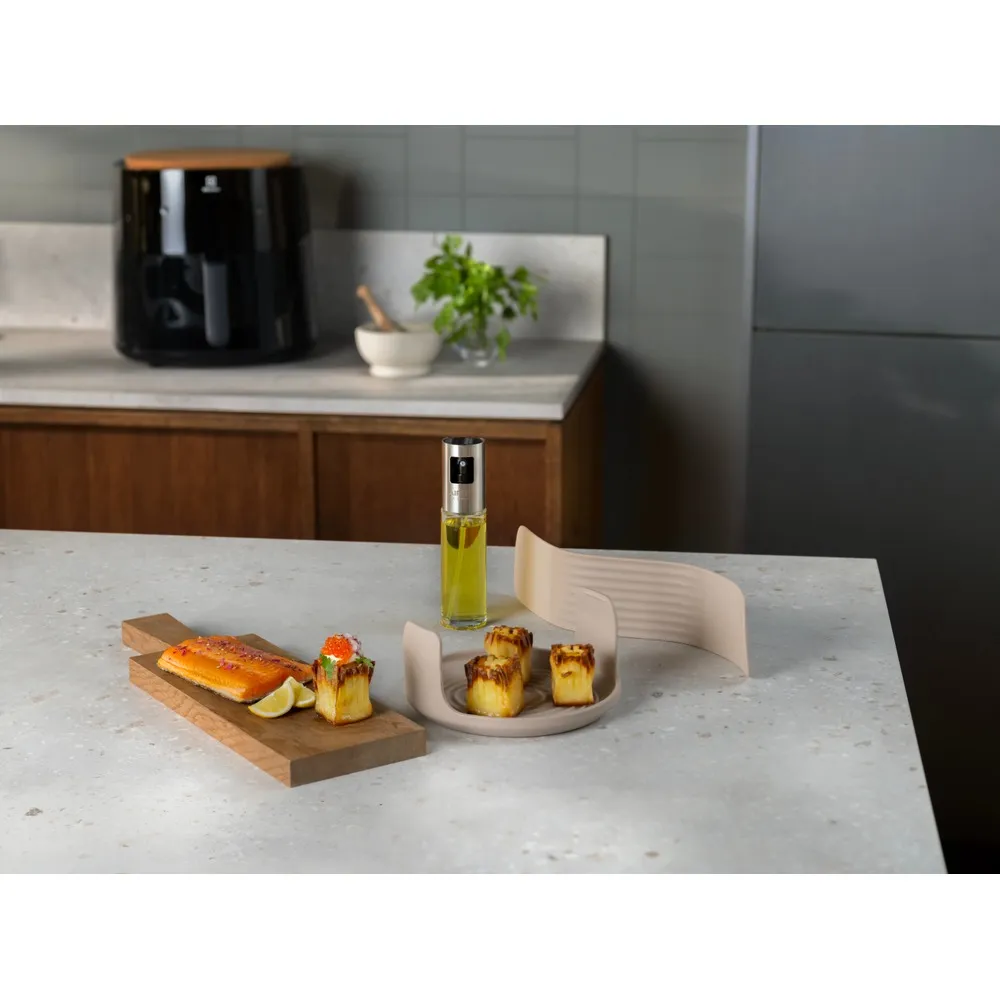 Acessórios Air Fryer Electrolux Separador de alimentos, Bandeja de silicone e Spray borrifador de óleo