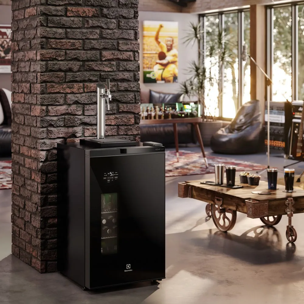 Cervejeira Home Bar Electrolux Frost Free 100L com Torre de Chopp e Barril Mini Keg 5L (EB10K)