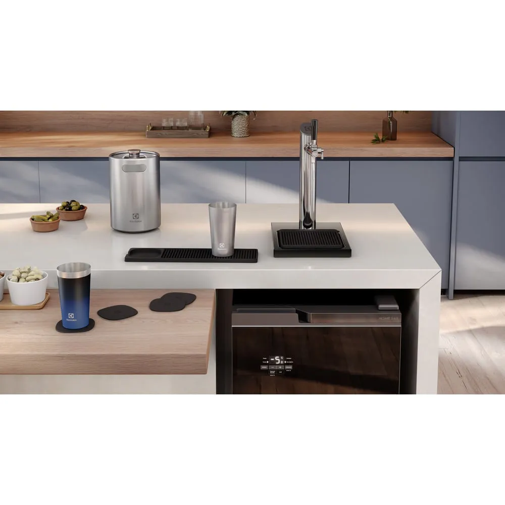 Cervejeira Home Bar Electrolux Frost Free 100L com Torre de Chopp e Barril Mini Keg 5L (EB10K)