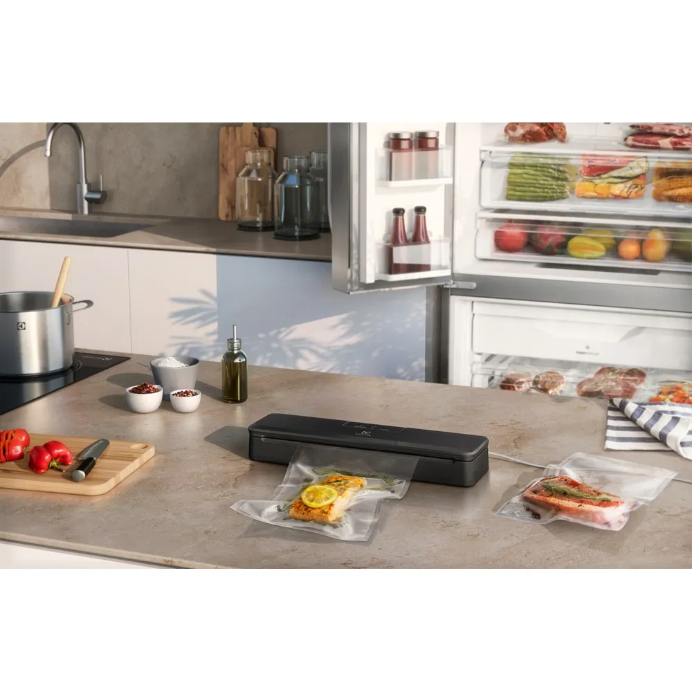 Seladora à vácuo Electrolux portátil Cinza Silenciosa