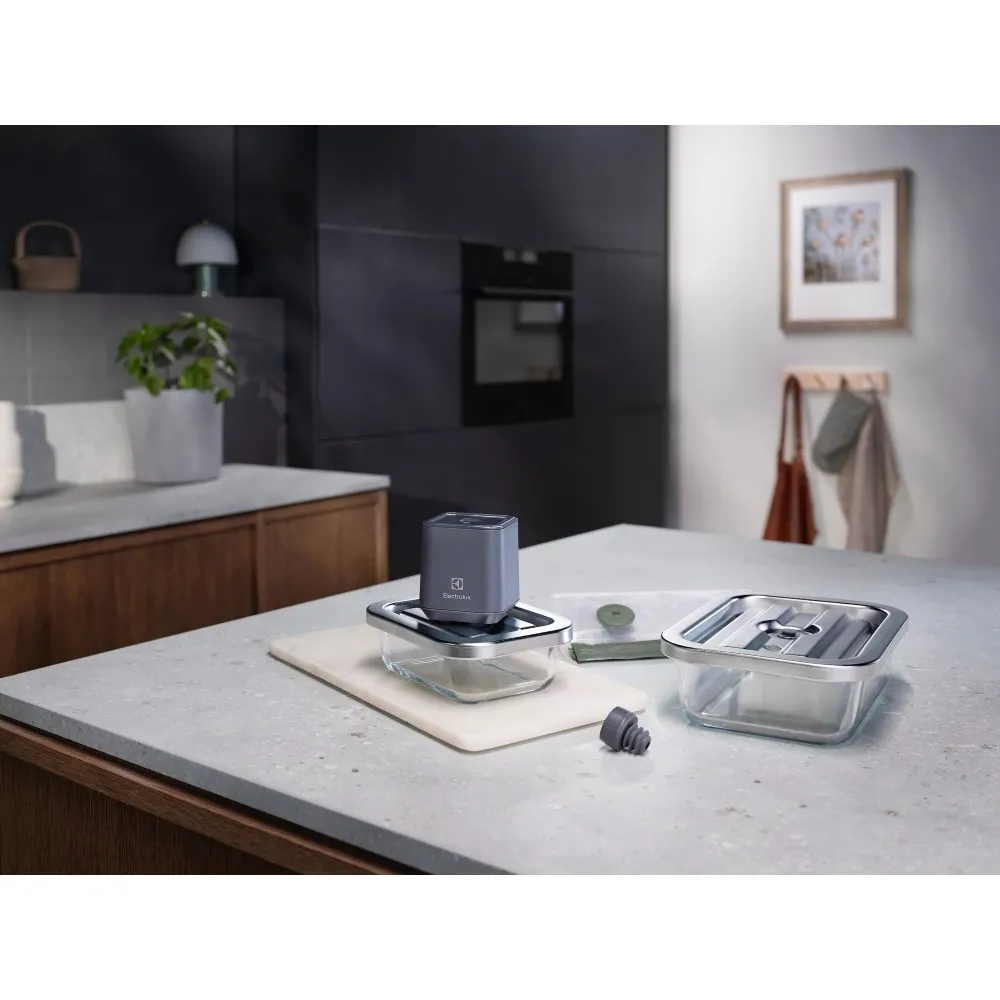Conjunto de seladora, potes de vidro, sacos e rolhas para fechamento a vácuo Electrolux