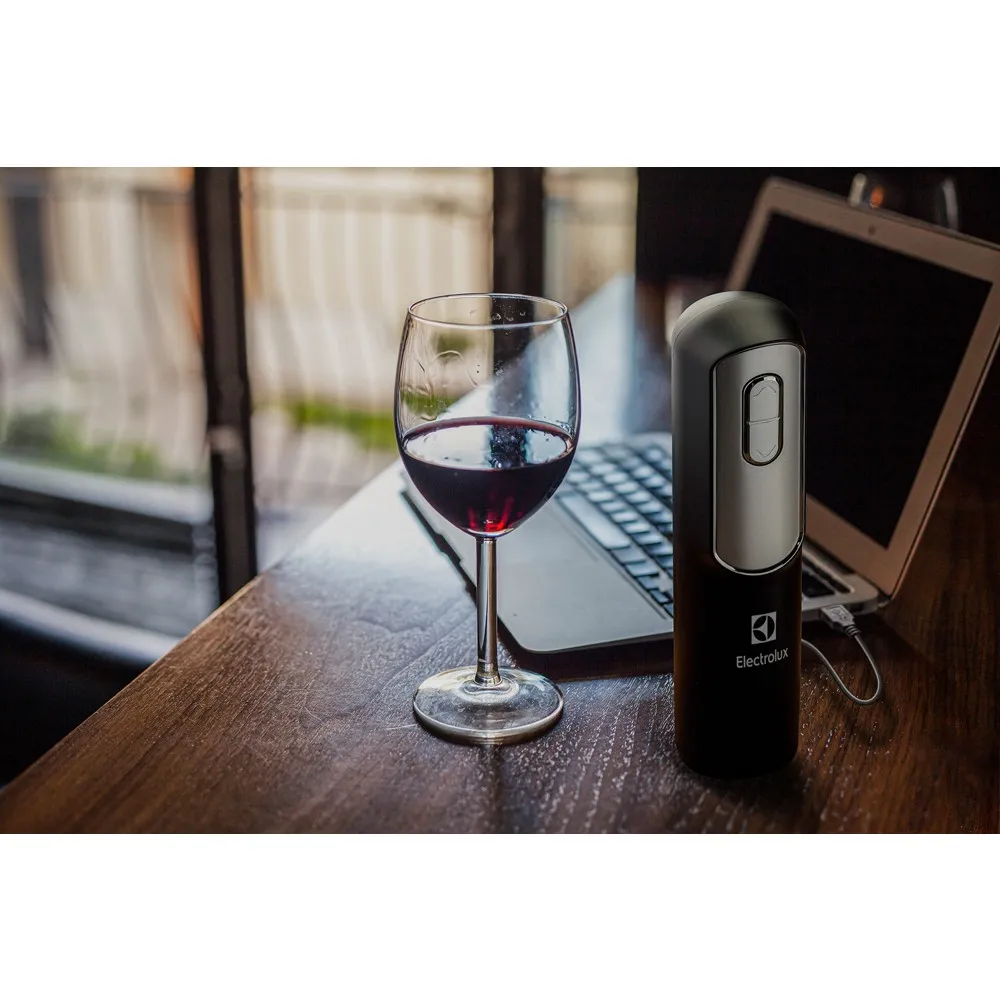 Kit de Porta Vinho + Abridor de Vinho Elétrico Electrolux
