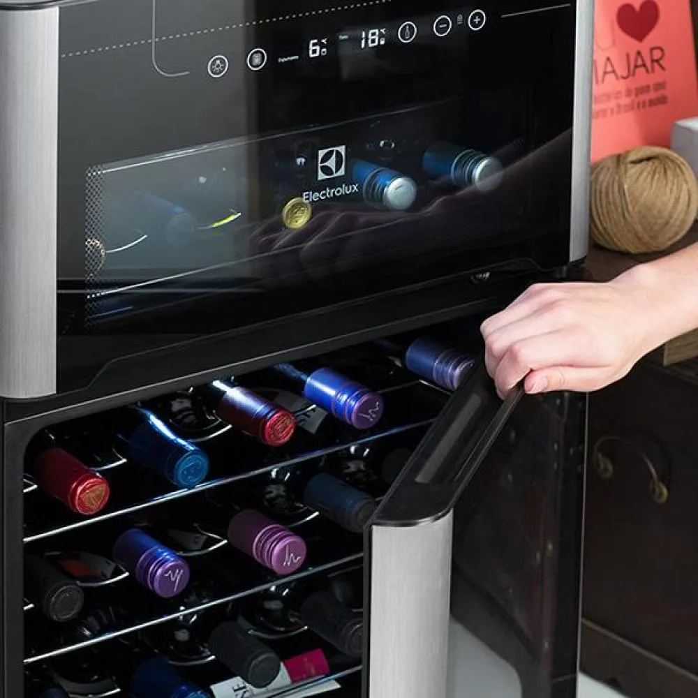 Adega Vinho Climatizada Electrolux 29 Garrafas 2 Portas Dual Zone e Acabamento Inox (ACD29)