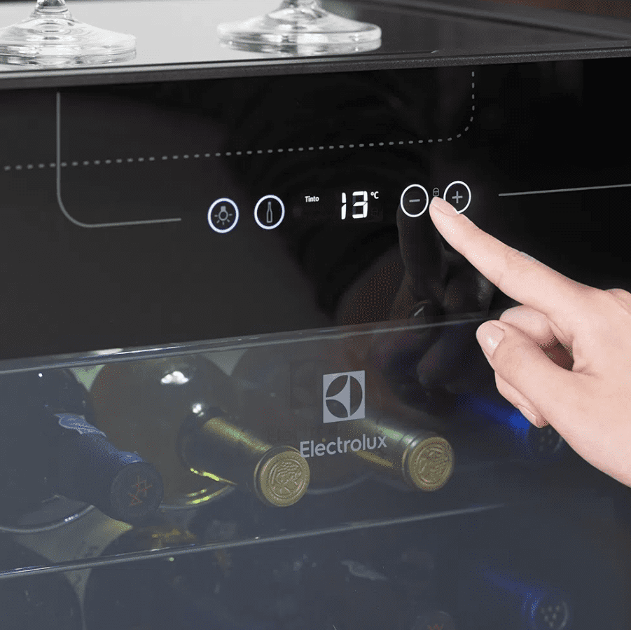 Adega de Vinho Climatizada Electrolux 24 Garrafas Uma Porta Com Acabamento Em Inox (ACS24)